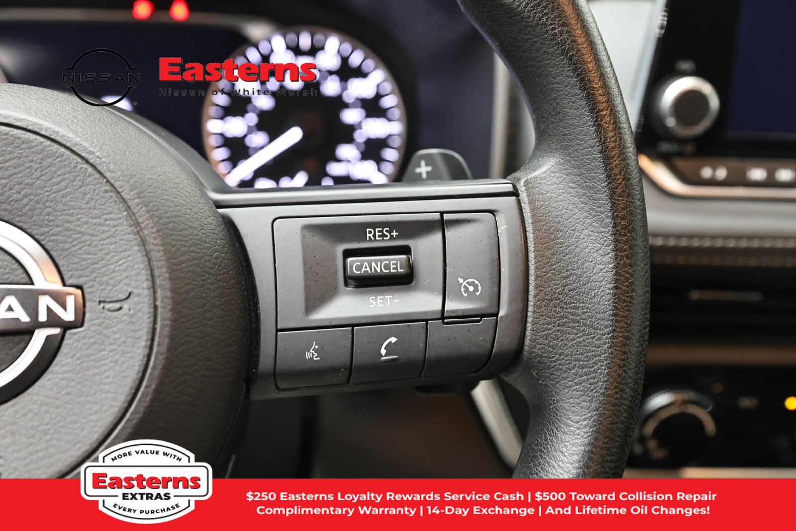 Used 2023 Nissan Rogue S AWD/4WD image 16