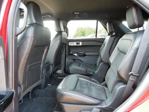 Certified 2022 Ford Explorer ST-Line AWD/4WD image 10