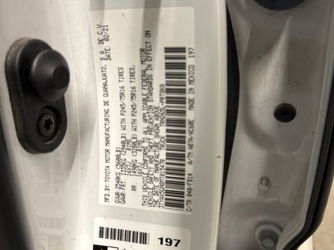 Used 2021 Toyota Tacoma SR w/ SR Convenience Package image 7