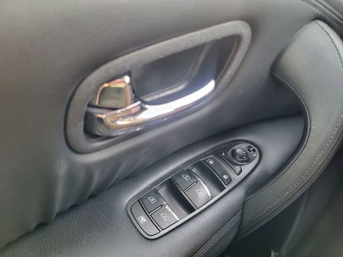 Used 2024 Nissan Armada SV AWD/4WD image 22