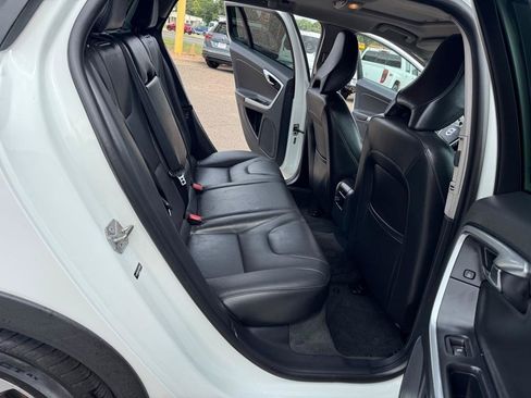 Used 2018 Volvo V60 T5 Cross Country w/ Convenience Package AWD/4WD image 22