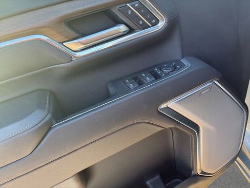 Used 2024 Chevrolet Silverado 3500 High Country w/ Technology Package image 17