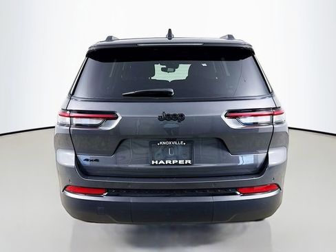 Used 2024 Jeep Grand Cherokee L Altitude image 8