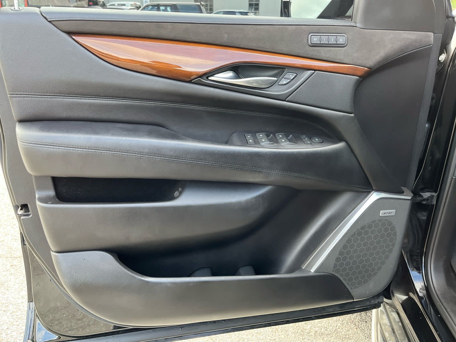 Used 2018 Cadillac Escalade 4WD image 10