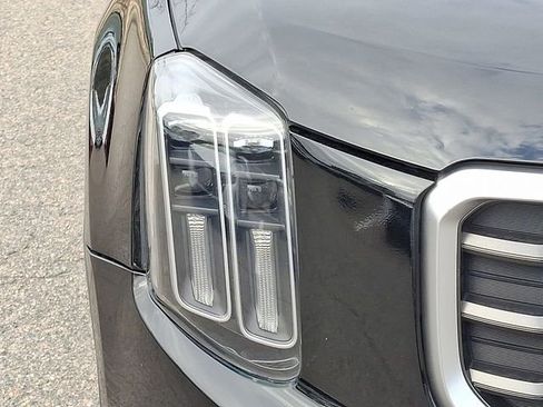 Used 2024 Kia Telluride S image 11