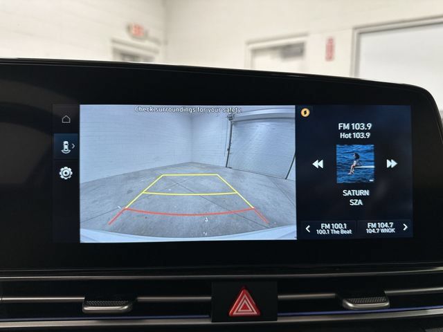 Used 2025 Hyundai Elantra Limited FWD image 23