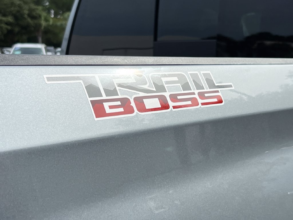 Used 2026 Chevrolet Silverado 1500 LT Trail Boss w/ Convenience Package II AWD/4WD image 31