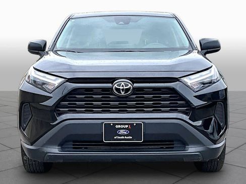 Used 2023 Toyota RAV4 LE AWD/4WD image 4