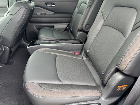 New 2026 Nissan Pathfinder SL AWD/4WD image 15