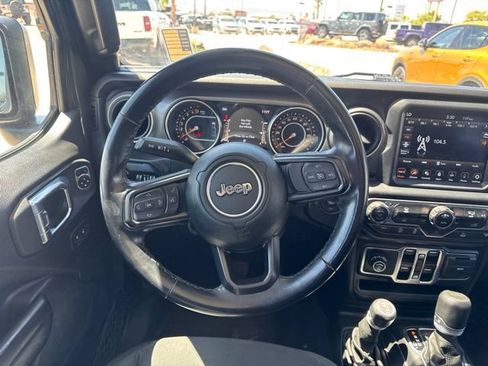 Certified 2021 Jeep Gladiator Sport AWD/4WD image 14