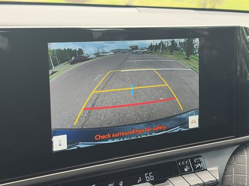 Used 2026 Toyota Camry XLE FWD image 25