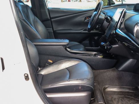 Used 2020 Toyota Prius Prime XLE FWD image 20