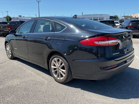 Used 2019 Ford Fusion SE FWD image 4