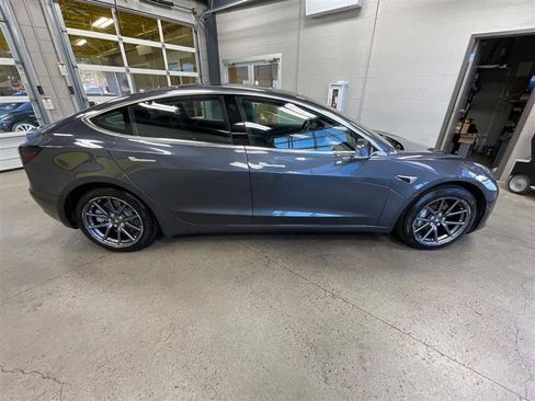 Used 2018 Tesla Model 3 Long Range image 6