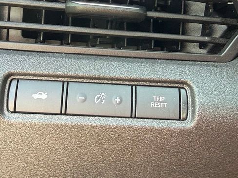 Used 2024 Nissan Altima 2.5 SR FWD image 21