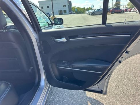 Used 2022 Chrysler 300 S RWD image 19