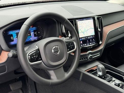 Certified 2023 Volvo XC60 B5 Plus w/ Climate Package AWD/4WD image 24