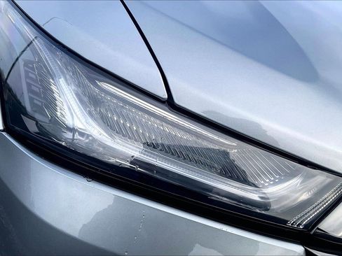 Used 2024 Chevrolet Traverse Premier w/ Redline Edition image 24