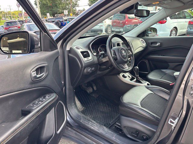 Used 2018 Jeep Compass Latitude w/ Popular Equipment Group AWD/4WD image 12