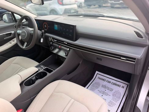 Used 2025 Hyundai Sonata SEL FWD image 12