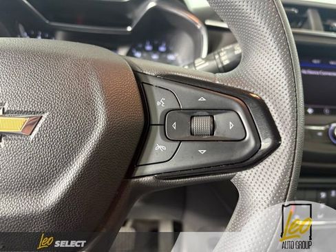 Used 2022 Chevrolet TrailBlazer LT FWD image 15