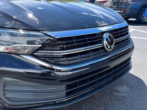Used 2024 Volkswagen Jetta SE image 31