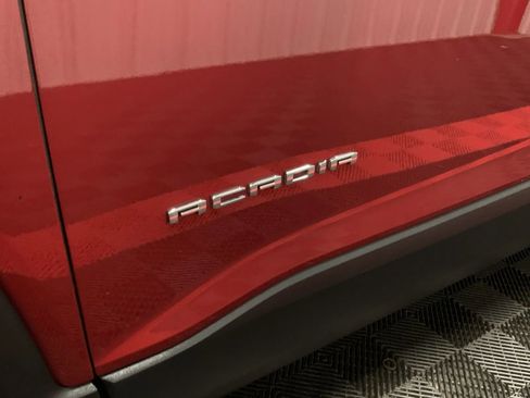 Used 2020 GMC Acadia SLE image 12