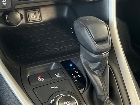 Used 2024 Toyota RAV4 XLE image 28