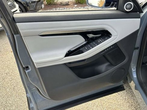 Used 2020 Land Rover Range Rover Evoque First Edition image 13