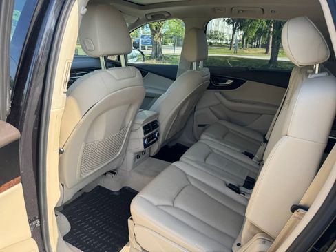 Used 2018 Audi Q7 3.0T Prestige w/ Prestige Package AWD/4WD image 21