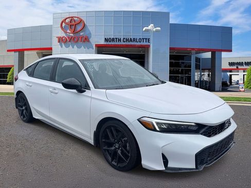 Used 2025 Honda Civic Sport image 1