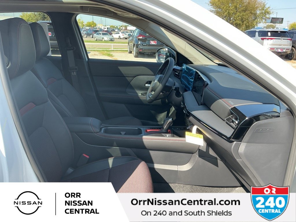 Used 2026 Nissan Kicks SR w/ SR Premium Package FWD image 11