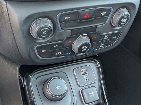 Used 2020 Jeep Compass Limited image 21