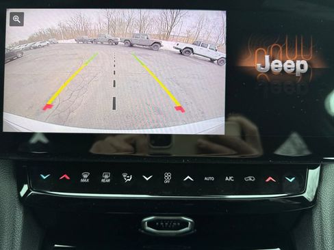New 2026 Jeep Grand Cherokee Altitude AWD/4WD image 13