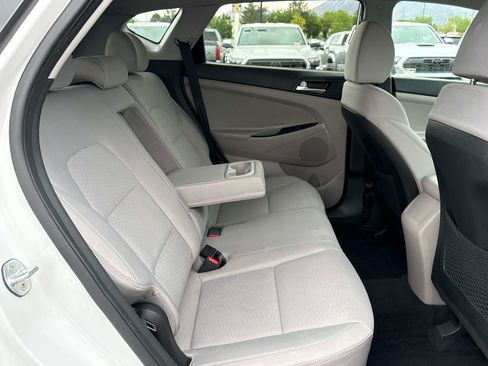 Used 2019 Hyundai Tucson SE AWD/4WD image 16