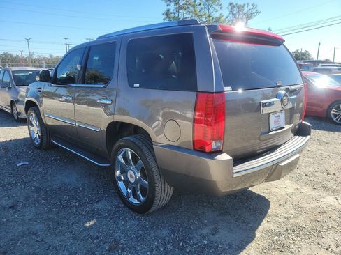 Used 2014 Cadillac Escalade Luxury image 4