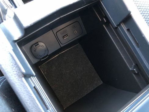 Used 2015 Subaru Forester 2.5i Premium w/ All-Weather Package image 23