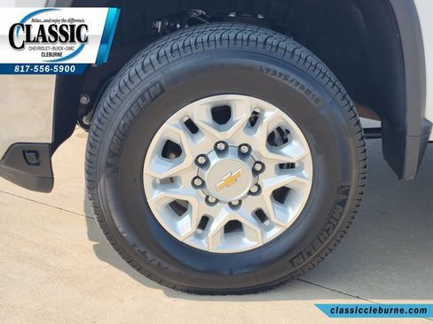 Used 2026 Chevrolet Silverado 2500 LTZ w/ LTZ Premium Package AWD/4WD image 13