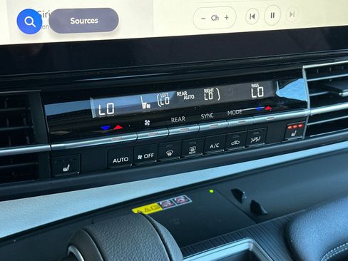 New 2026 Toyota Sienna XLE image 20