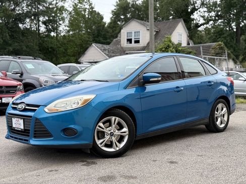 Used 2013 Ford Focus SE FWD image 2
