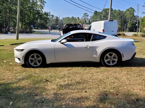 Used 2024 Ford Mustang Coupe image 5