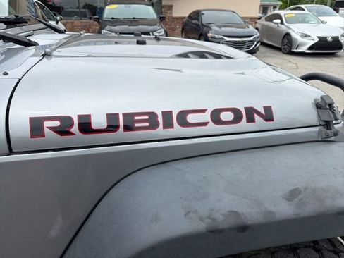 Used 2017 Jeep Wrangler Unlimited Rubicon AWD/4WD image 30