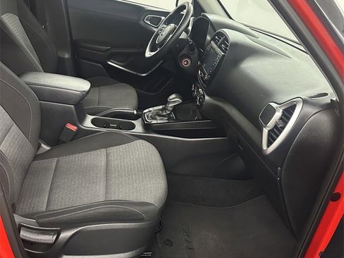 Used 2020 Kia Soul S image 32