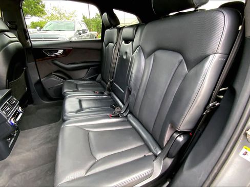 Used 2018 Audi Q7 3.0T Prestige AWD/4WD image 19