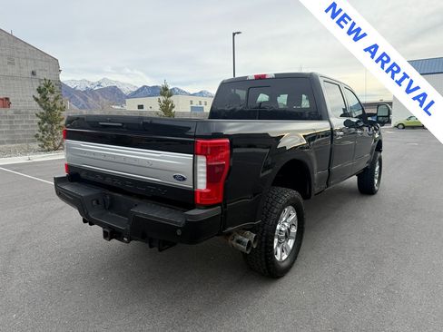Used 2018 Ford F250 Platinum w/ Platinum Ultimate Package image 7