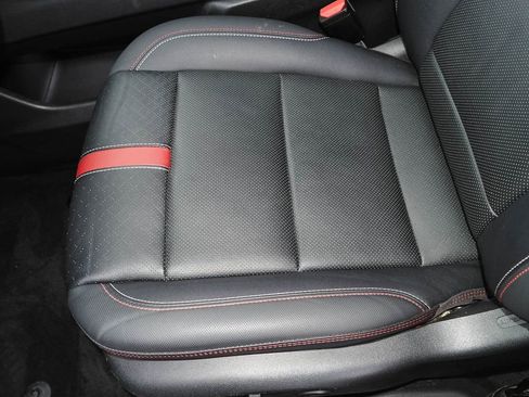 Used 2024 Chevrolet Traverse RS image 25