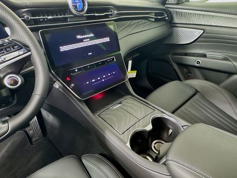Used 2025 Maserati Grecale GT AWD/4WD image 13
