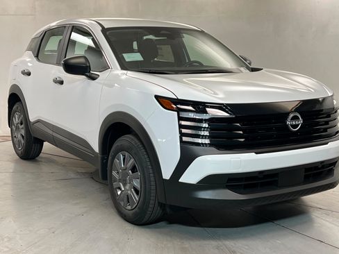 New 2026 Nissan Kicks S FWD image 7