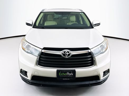 Used 2016 Toyota Highlander XLE AWD/4WD image 2