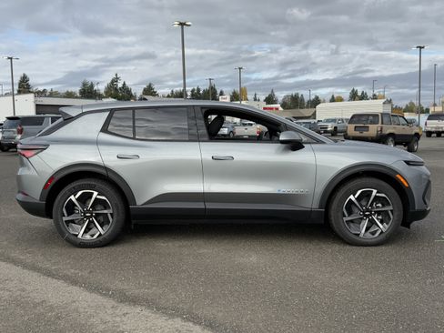 New 2026 Chevrolet Equinox EV LT image 6
